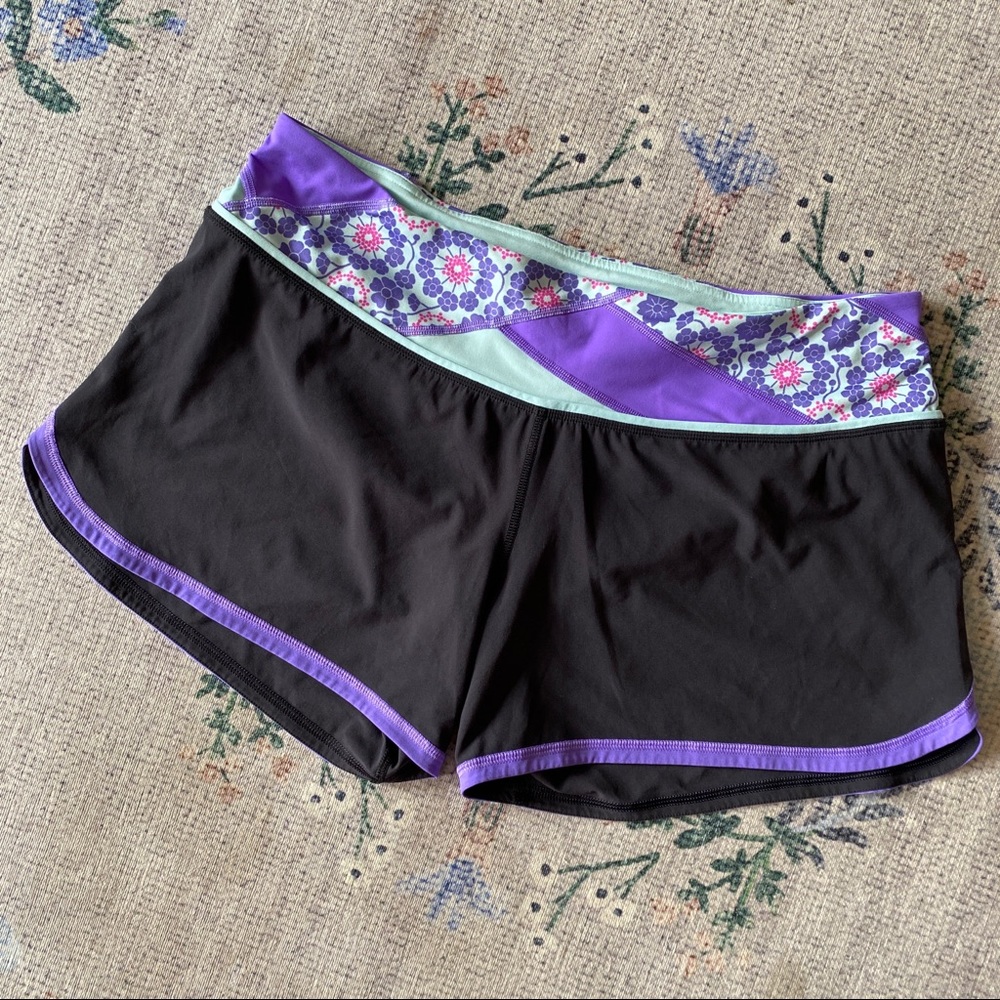 10 lululemon black groovy run active shorts swift